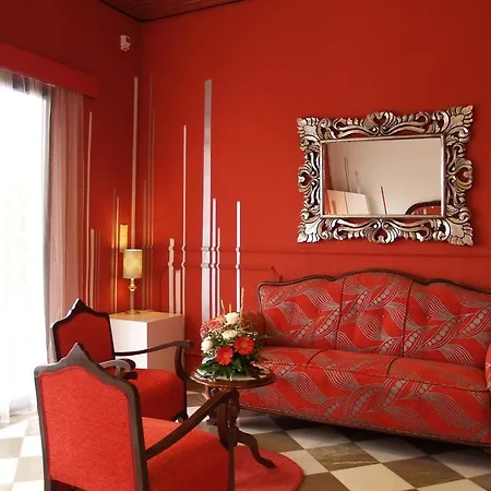 De Hotel 2*